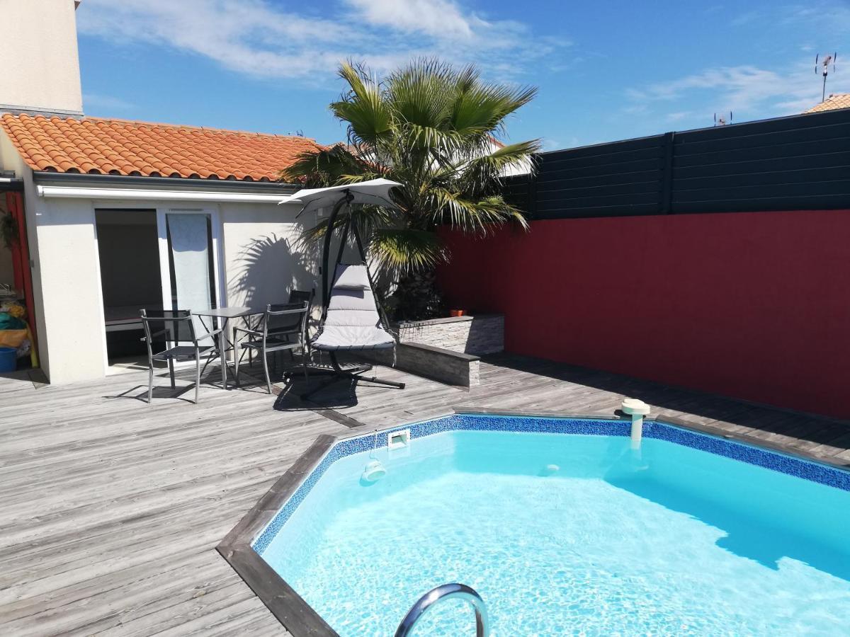 Studio Independant Chez L'Habitant Avec Piscine Et Cuisine Exterieures La Rochelle  Esterno foto