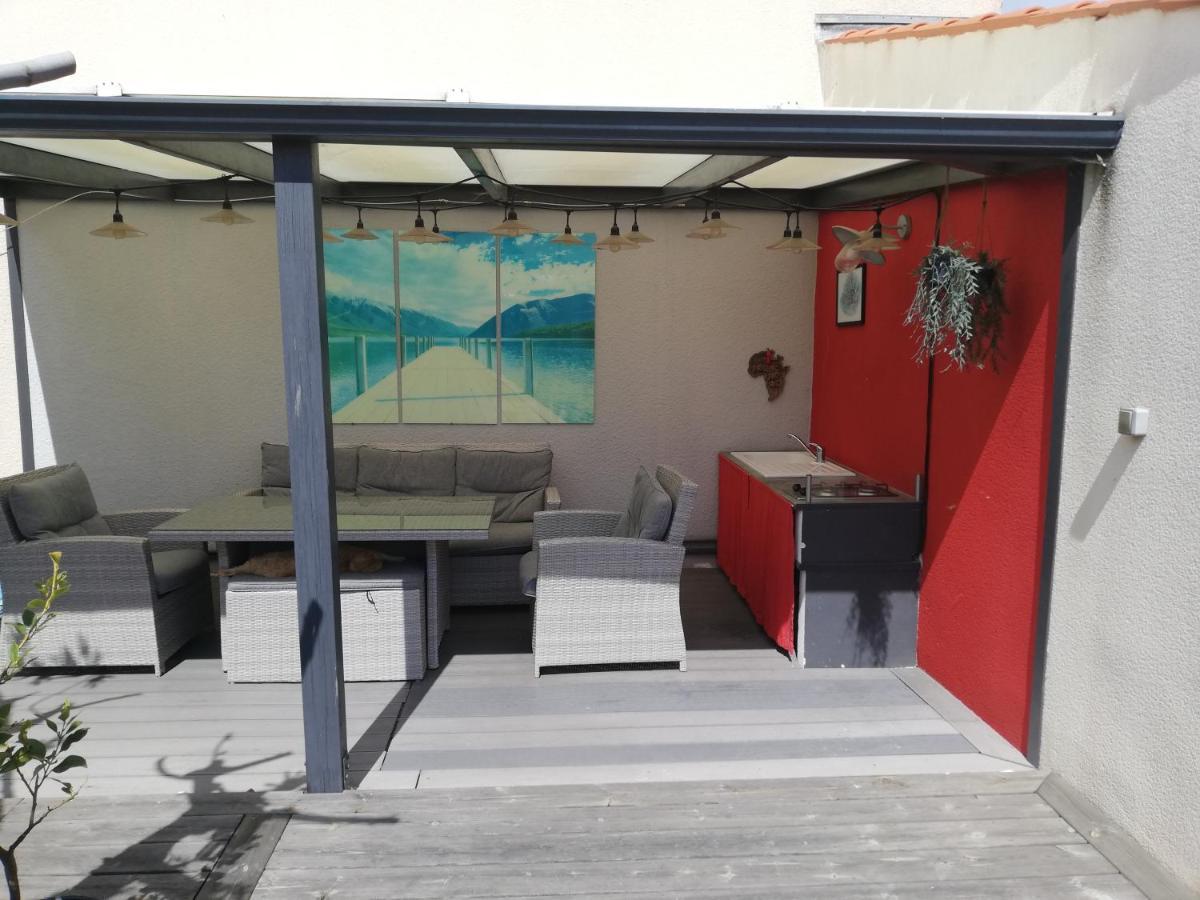 Studio Independant Chez L'Habitant Avec Piscine Et Cuisine Exterieures La Rochelle  Esterno foto