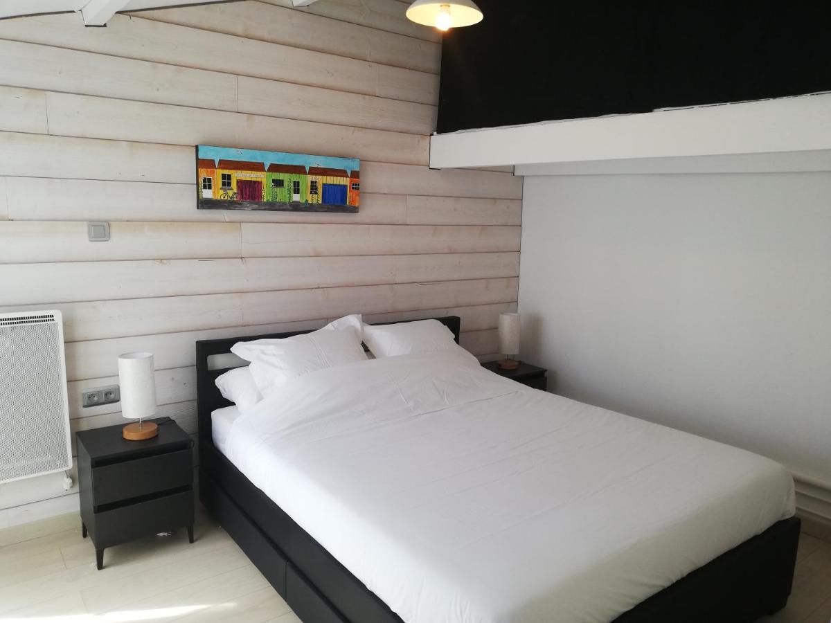 Studio Independant Chez L'Habitant Avec Piscine Et Cuisine Exterieures La Rochelle  Esterno foto